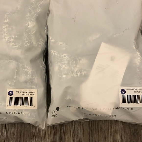 BNWT Buffbunny Hustle Legacy Leggings and Monarch Bra both size Small 🌸 - Picture 3 of 3